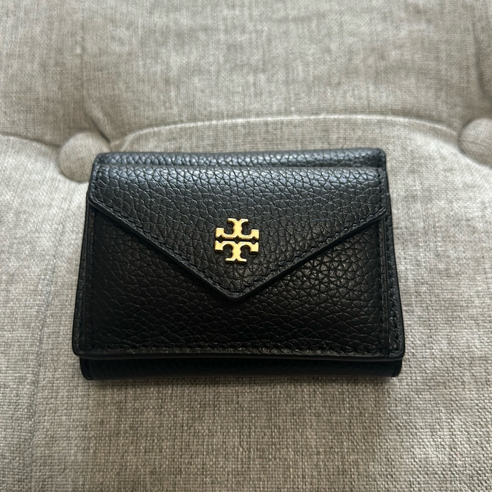 NWT Tory Burch Carter Micro Wallet